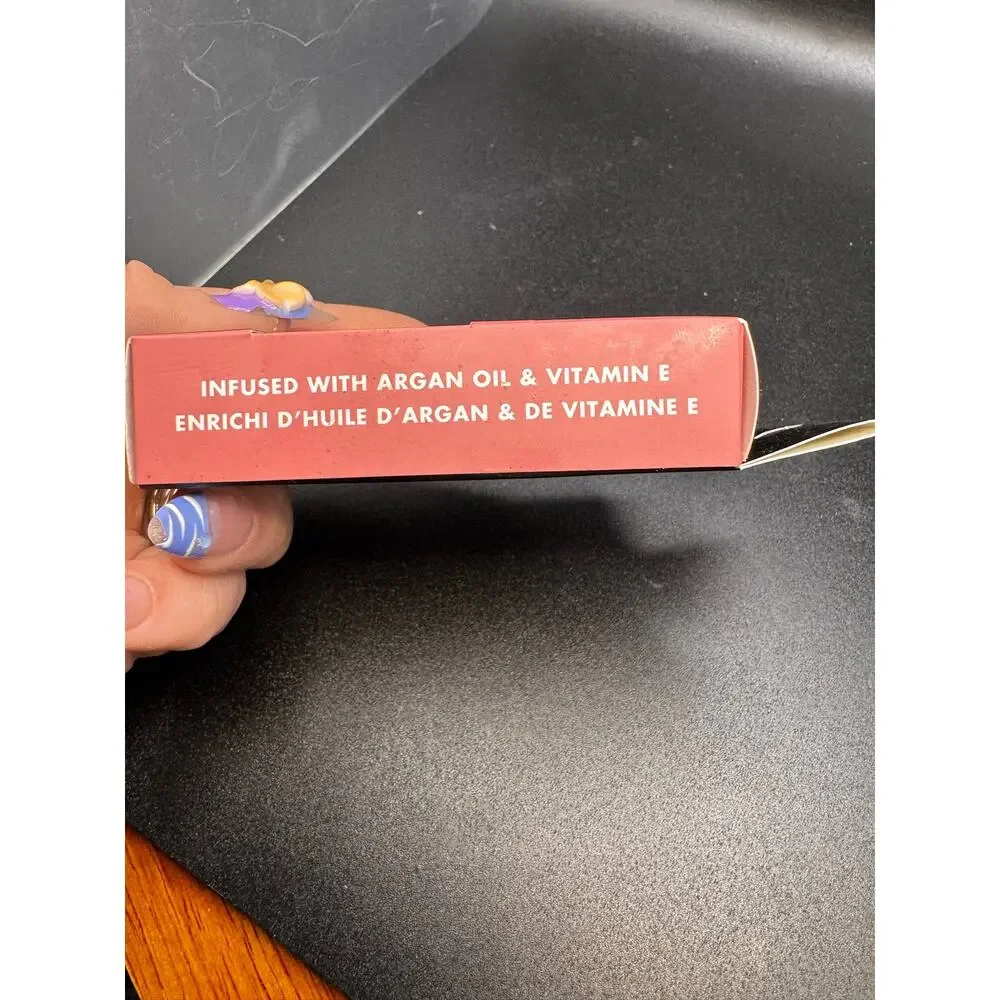 NWT e.l.f. Putty Blush- Shade: Bora Bora